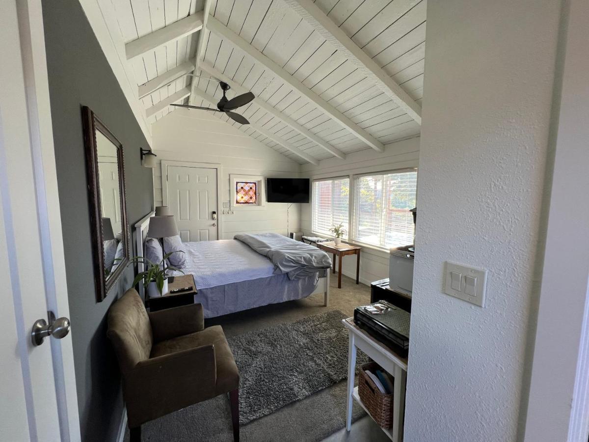 The Midtown Cottage- W/ Private Entrance And Views Санта-Круз Екстер'єр фото